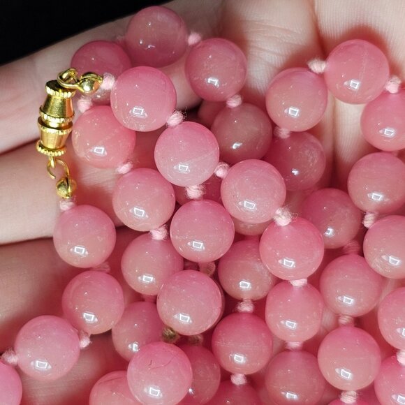 Vintage Long Smooth Round Glass Pink Beaded Necklace Gold Clasp Barbiecore - Picture 2 of 4